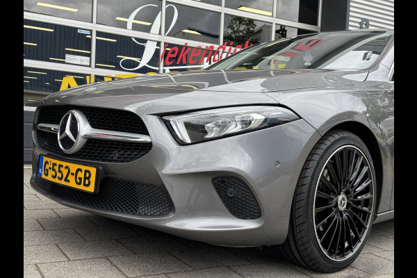 Mercedes-Benz A-Klasse 180 Business Solution - Navigatie / Apple CarPlay I Sport interieur I PDC I LED I 85.000 KM - Dealer ond.
