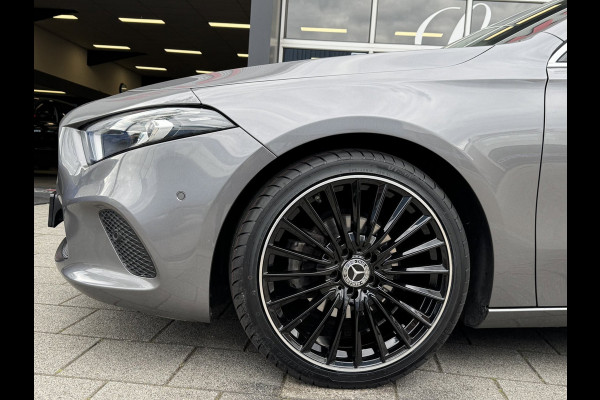 Mercedes-Benz A-Klasse 180 Business Solution - Navigatie / Apple CarPlay I Sport interieur I PDC I LED I 85.000 KM - Dealer ond.