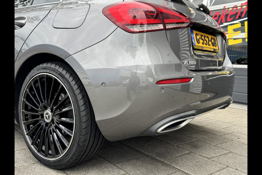 Mercedes-Benz A-Klasse 180 Business Solution - Navigatie / Apple CarPlay I Sport interieur I PDC I LED I 85.000 KM - Dealer ond.