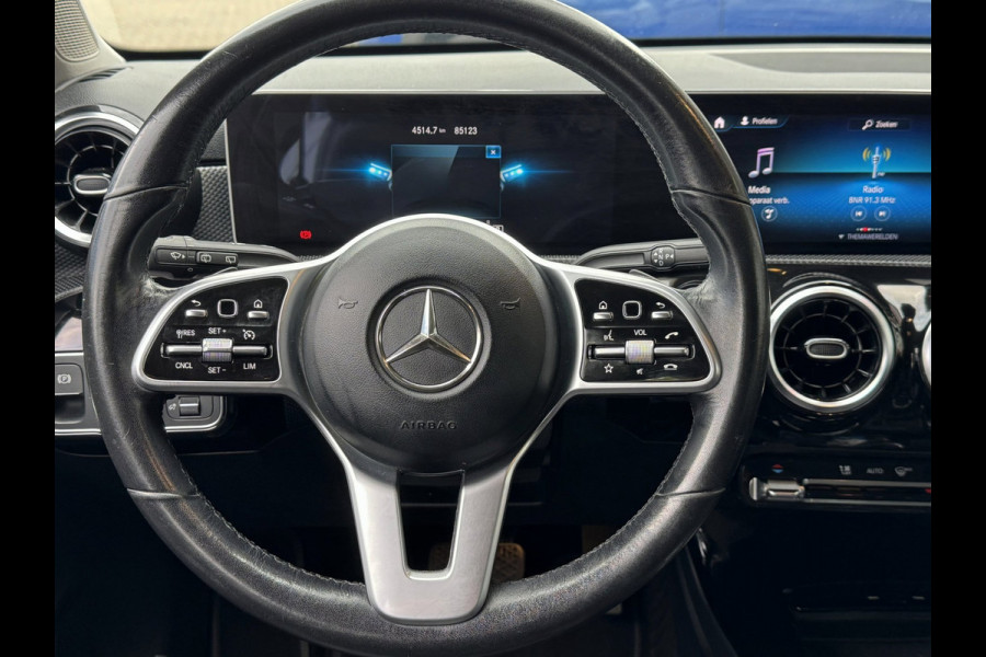 Mercedes-Benz A-Klasse 180 Business Solution - Navigatie / Apple CarPlay I Sport interieur I PDC I LED I 85.000 KM - Dealer ond.