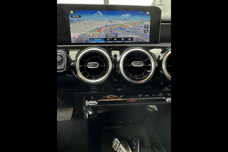 Mercedes-Benz A-Klasse 180 Business Solution - Navigatie / Apple CarPlay I Sport interieur I PDC I LED I 85.000 KM - Dealer ond.