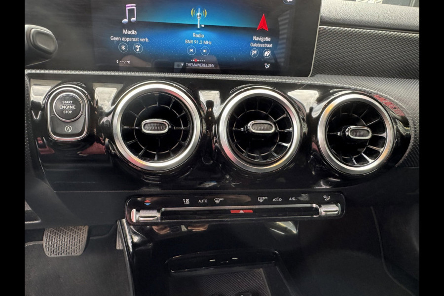 Mercedes-Benz A-Klasse 180 Business Solution - Navigatie / Apple CarPlay I Sport interieur I PDC I LED I 85.000 KM - Dealer ond.