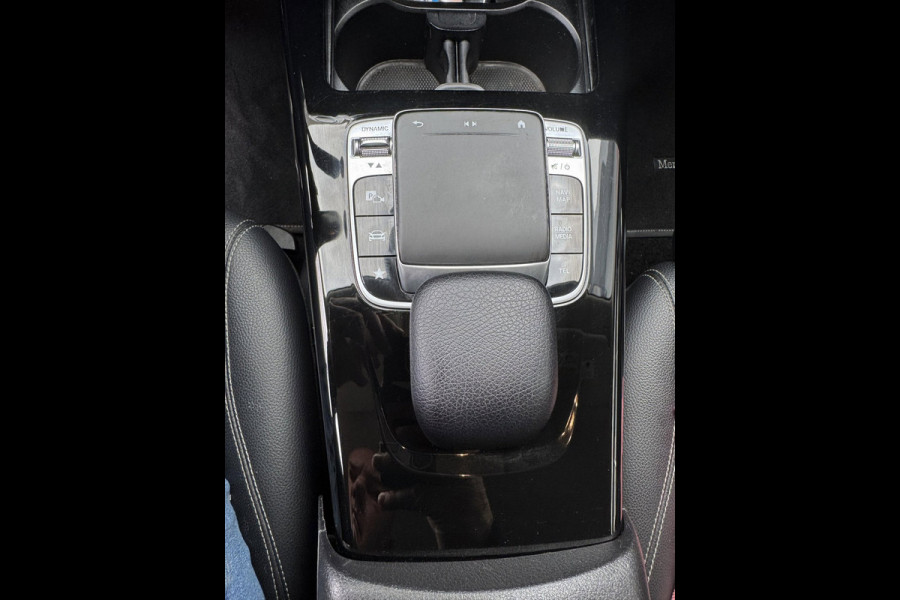 Mercedes-Benz A-Klasse 180 Business Solution - Navigatie / Apple CarPlay I Sport interieur I PDC I LED I 85.000 KM - Dealer ond.
