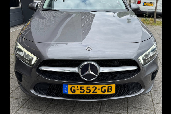 Mercedes-Benz A-Klasse 180 Business Solution - Navigatie / Apple CarPlay I Sport interieur I PDC I LED I 85.000 KM - Dealer ond.
