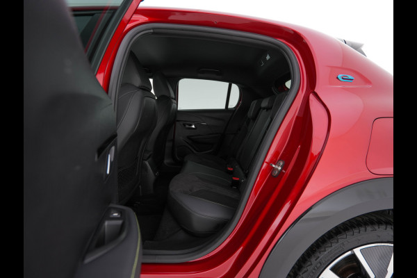Peugeot e-208 EV GT Pack 50 kWh [ 3-Fase-11kW ] {SOH-88%] (INCL-BTW) *HEATPUMP | FULL-LED | DIGI-COCKPIT | BLINDSPOT | CAMERA | LEATHER-ALCANTARA | AMBIENTLIGHT | NAVI-FULLMAP | LANE-ASSIST | KEYLESS | DAB | CCS-FASTLOADER | HEATED-SPORTSEATS | PRIV