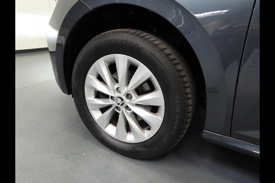 Škoda Kamiq 1.0 TSI Ambition NAVI-APP/CRUISE/LED/TREKH./16"LMV!