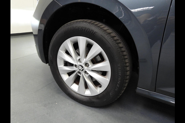 Škoda Kamiq 1.0 TSI Ambition NAVI-APP/CRUISE/LED/TREKH./16"LMV!