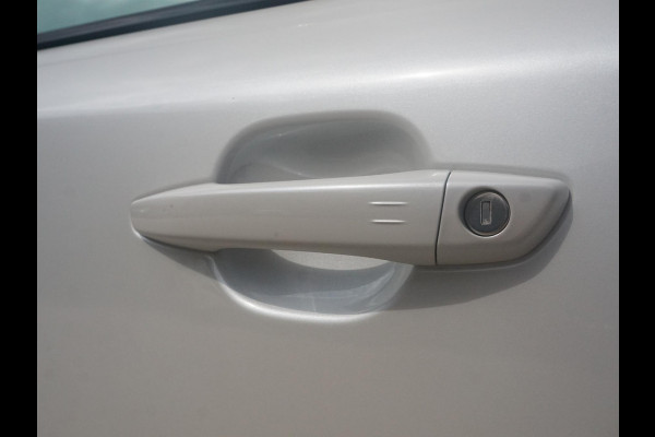 Peugeot e-2008 EV GT Pack 50 kWh Leder interieur