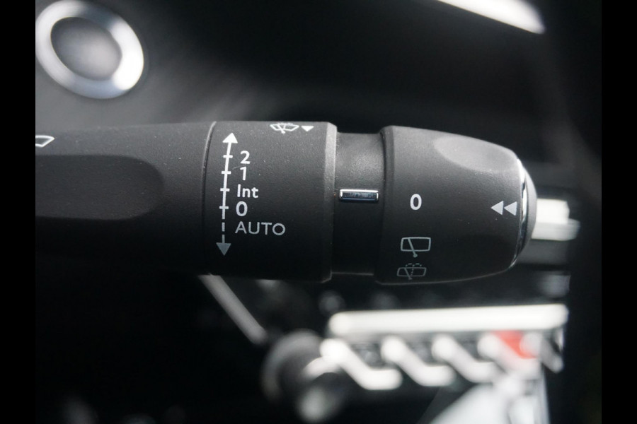 Peugeot e-2008 EV GT Pack 50 kWh Leder interieur