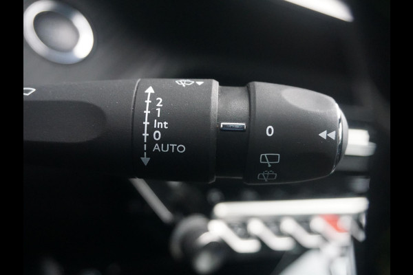 Peugeot e-2008 EV GT Pack 50 kWh Leder interieur