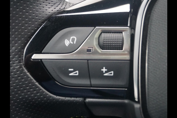 Peugeot e-2008 EV GT Pack 50 kWh Leder interieur