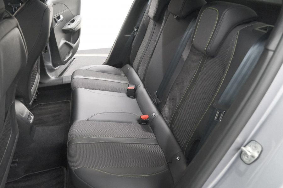 Peugeot 2008 Hybrid 145 e-DCS6 GT | Camera | Apple Carplay | Parkeersensoren