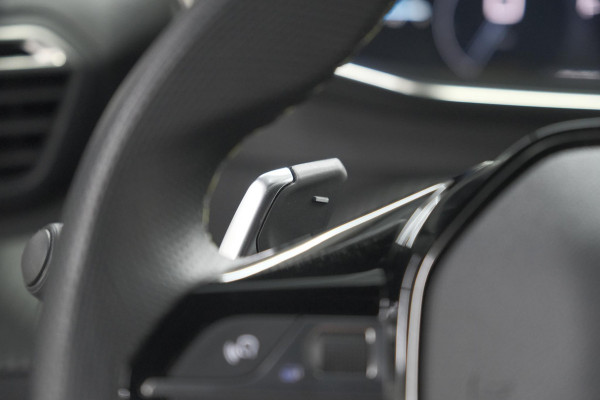 Peugeot 2008 Hybrid 145 e-DCS6 GT | Camera | Apple Carplay | Parkeersensoren