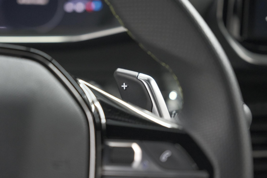 Peugeot 2008 Hybrid 145 e-DCS6 GT | Camera | Apple Carplay | Parkeersensoren