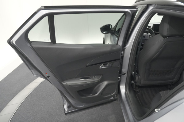 Peugeot 2008 Hybrid 145 e-DCS6 GT | Camera | Apple Carplay | Parkeersensoren
