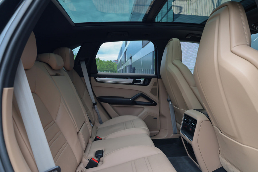 Porsche Cayenne 3.0 E-Hybrid Platinum Edition | PANO | 22 INCH | BOSE | 360 | MEMORY | LUCHTVERING | SPORT CRHONO | KEYLESS |