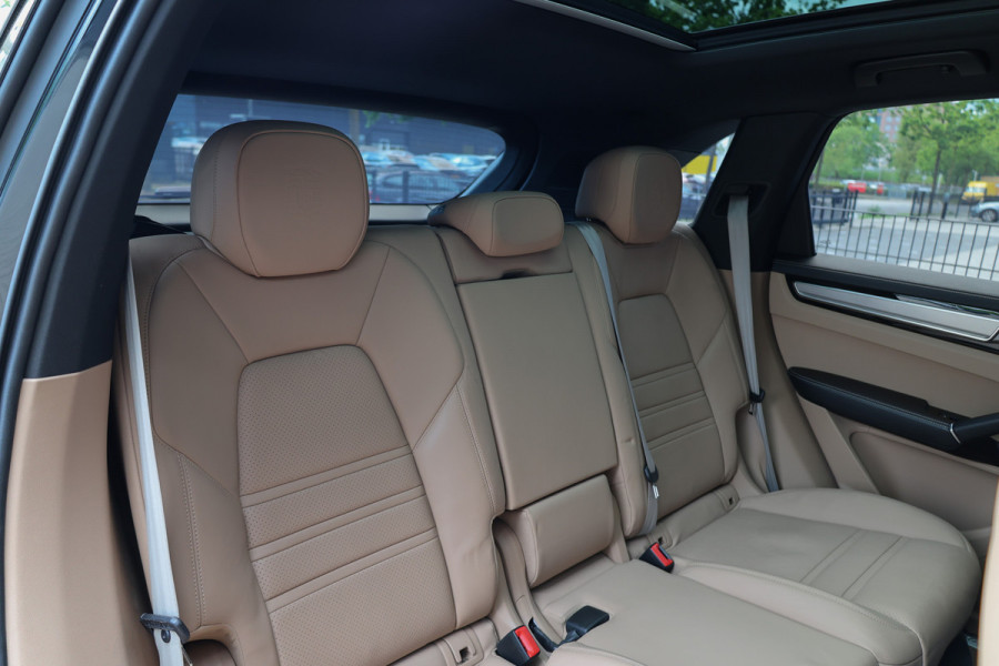Porsche Cayenne 3.0 E-Hybrid Platinum Edition | PANO | 22 INCH | BOSE | 360 | MEMORY | LUCHTVERING | SPORT CRHONO | KEYLESS |