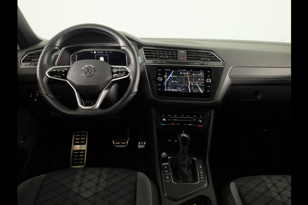 Volkswagen Tiguan 1.5 TSI R-Line Business | Panoramadak | Camera | Black Style | Stoelverwarming | Navigatie |