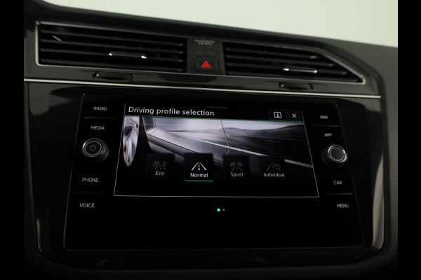 Volkswagen Tiguan 1.5 TSI R-Line Business | Panoramadak | Camera | Black Style | Stoelverwarming | Navigatie |