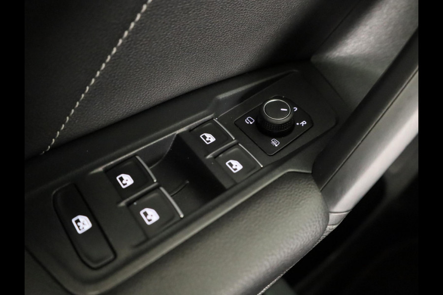 Volkswagen Tiguan 1.5 TSI R-Line Business | Panoramadak | Camera | Black Style | Stoelverwarming | Navigatie |