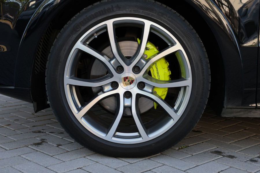 Porsche Cayenne 3.0 E-Hybrid Platinum Edition | PANO | 22 INCH | BOSE | 360 | MEMORY | LUCHTVERING | SPORT CRHONO | KEYLESS |