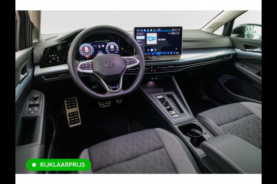 Volkswagen Golf 1.5 eTSI GOAL edition All-season | Navigatie | PDC V+A | Stoel- stuurverwarming Privacy glas, Travel Assist, Adaptive cruise, App-connect