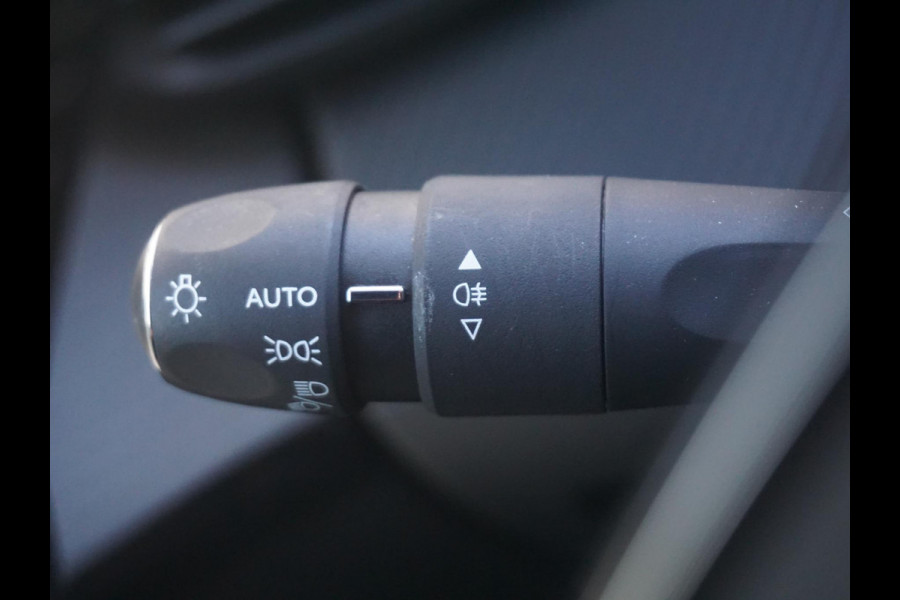 Peugeot e-208 EV Allure Première 1 fase 50 kWh 180 Camera