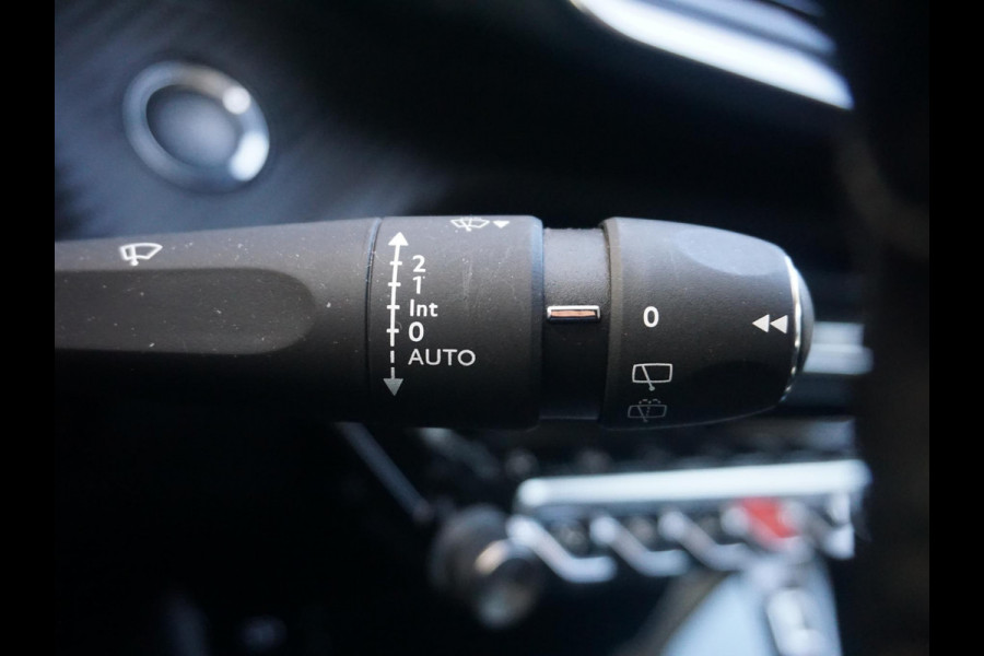 Peugeot e-208 EV Allure Première 1 fase 50 kWh 180 Camera