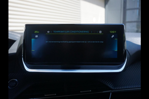 Peugeot e-208 EV Allure Première 1 fase 50 kWh 180 Camera