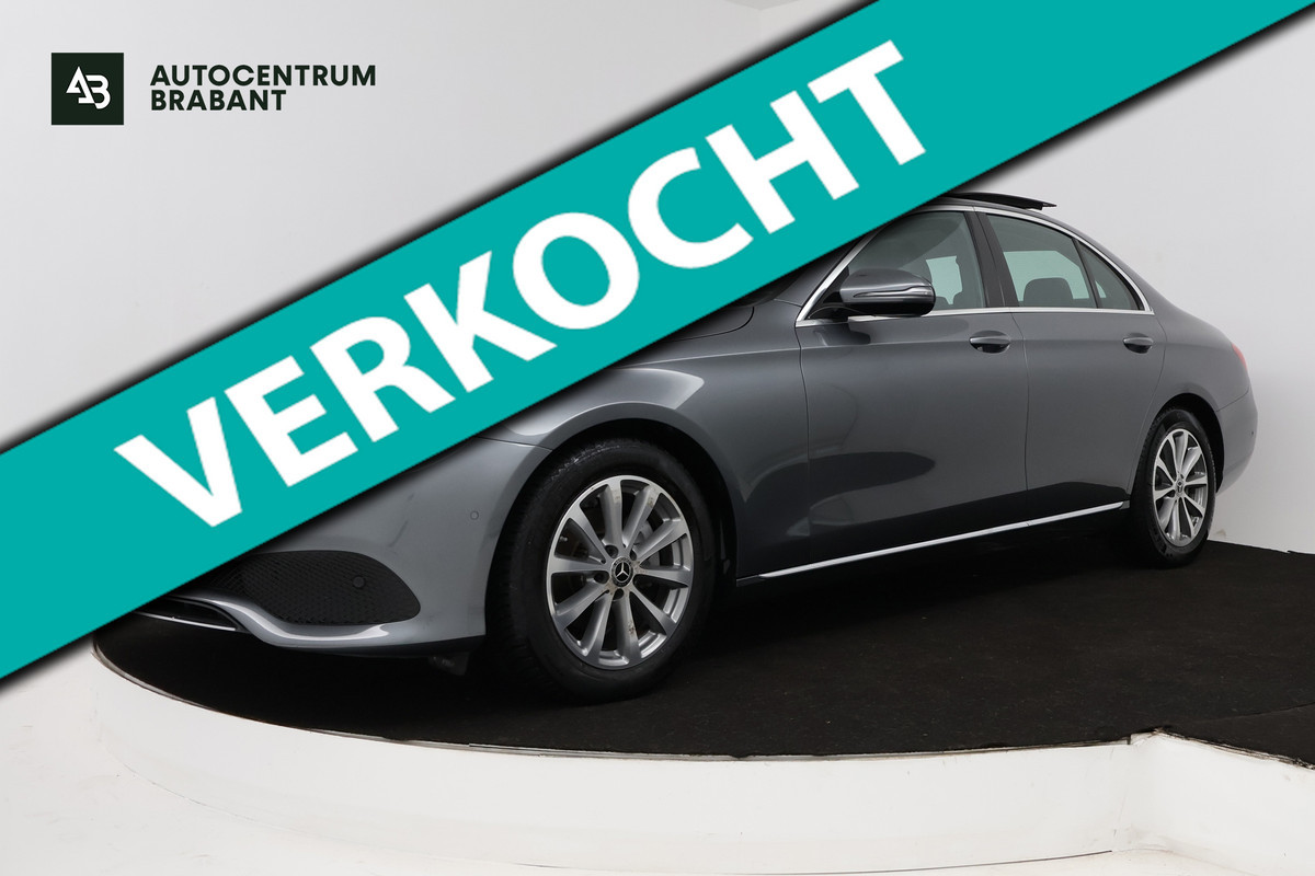 Mercedes-Benz E-Klasse 200 Premium (PANORAMADAK, SFEEVERLICHTING, CAMERA, STOELVERWARMING, DEALER ONDERHOUDEN)