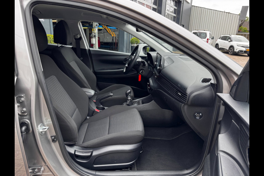 Hyundai i20 1.0 T-GDI Comfort Smart | 100 PK | Camera | Stoel + Stuurverwarming | Climate Control | Navigatie by App