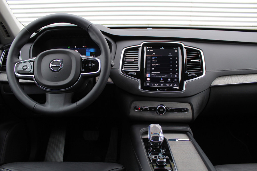 Volvo XC90 2.0 T8 Recharge AWD Plus Bright | Luchtvering | 22" | Panoramadak | Leder | BLIS