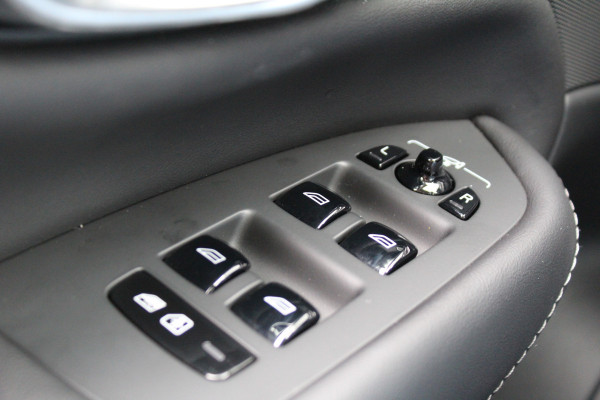Volvo XC90 2.0 T8 Recharge AWD Plus Bright | Luchtvering | 22" | Panoramadak | Leder | BLIS