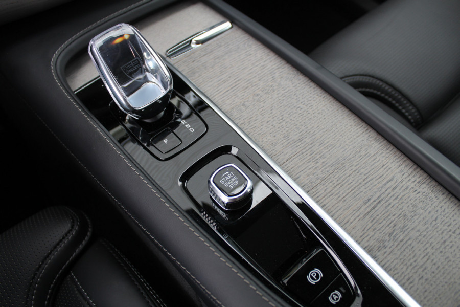Volvo XC90 2.0 T8 Recharge AWD Plus Bright | Luchtvering | 22" | Panoramadak | Leder | BLIS