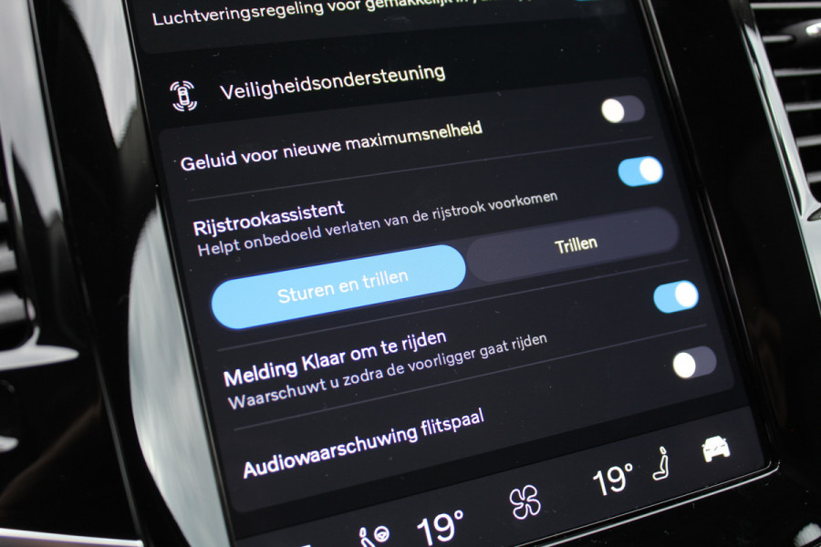 Volvo XC90 2.0 T8 Recharge AWD Plus Bright | Luchtvering | 22" | Panoramadak | Leder | BLIS