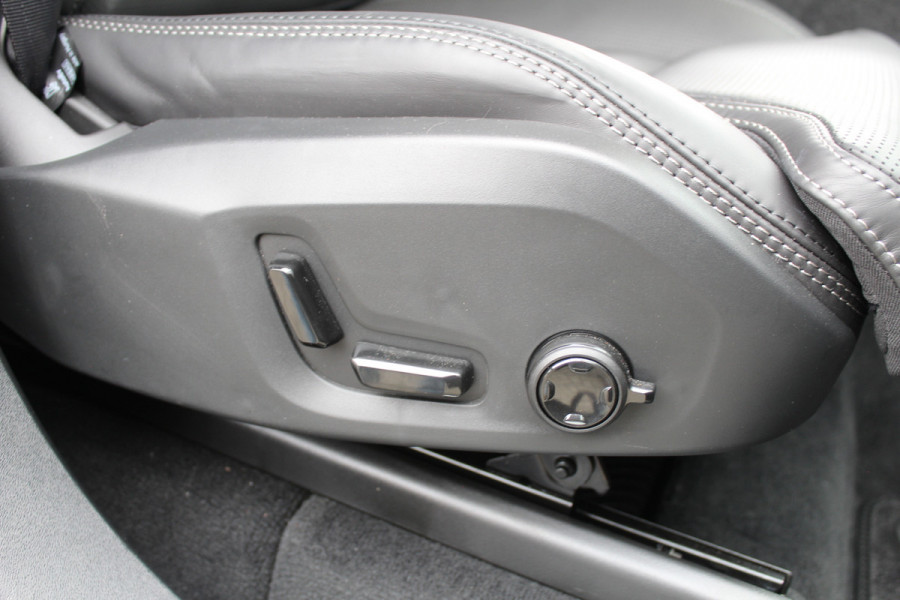 Volvo XC90 2.0 T8 Recharge AWD Plus Bright | Luchtvering | 22" | Panoramadak | Leder | BLIS