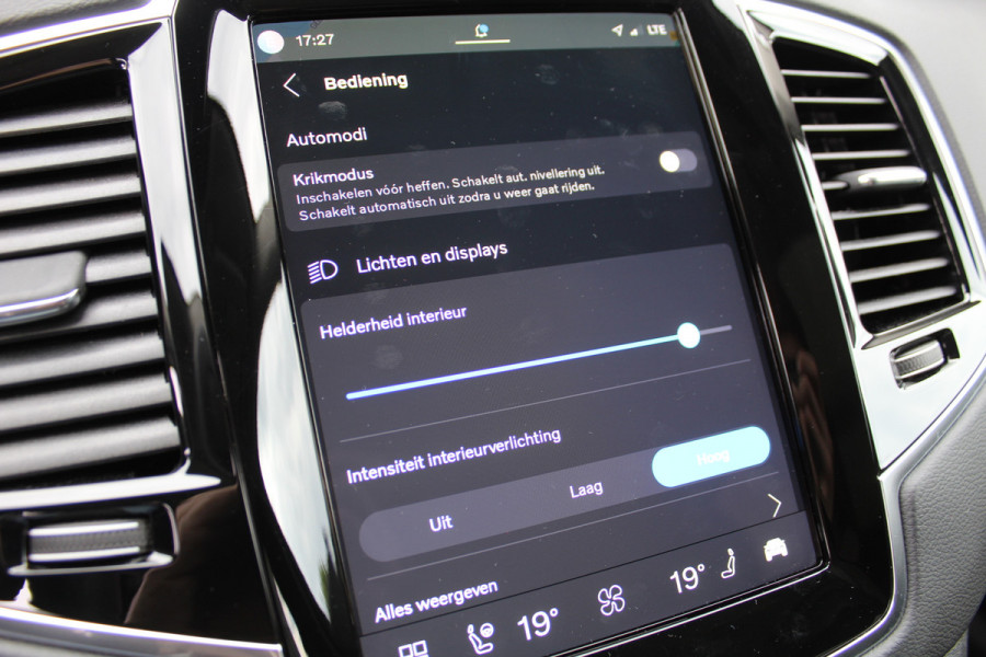 Volvo XC90 2.0 T8 Recharge AWD Plus Bright | Luchtvering | 22" | Panoramadak | Leder | BLIS
