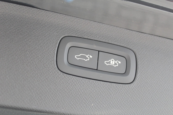 Volvo XC90 2.0 T8 Recharge AWD Plus Bright | Luchtvering | 22" | Panoramadak | Leder | BLIS