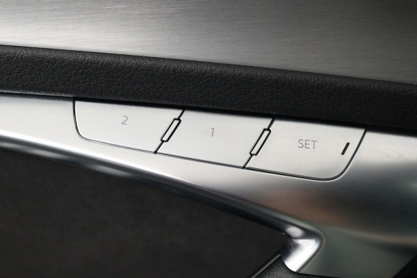 Audi A6 Avant 45 TFSI Design Pro Line Plus S-Line (PANORAMADAK, SFEERVERLICHTING, STOELVERWARMING, CAMERA, ELEKTR STOELEN)