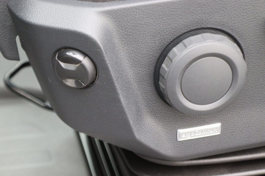 Volkswagen Crafter 35 2.0 TDI DSG 177 PK L3H2 Airco, LED, Camera, ACC, Apple Carplay, Verwarmde Stoelen, Trekhaak