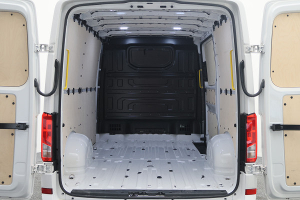 Volkswagen Crafter 35 2.0 TDI DSG 177 PK L3H2 Airco, LED, Camera, ACC, Apple Carplay, Verwarmde Stoelen, Trekhaak
