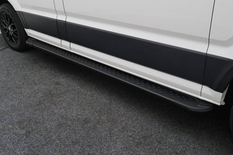 Volkswagen Crafter 35 2.0 TDI DSG 177 PK L3H2 Airco, LED, Camera, ACC, Apple Carplay, Verwarmde Stoelen, Trekhaak