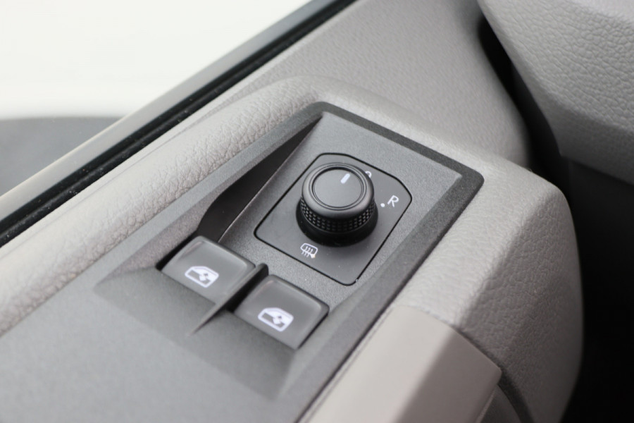 Volkswagen Crafter 35 2.0 TDI DSG 177 PK L3H2 Airco, LED, Camera, ACC, Apple Carplay, Verwarmde Stoelen, Trekhaak