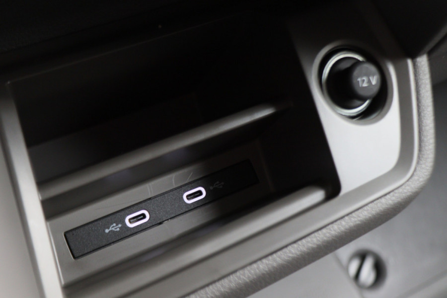 Volkswagen Crafter 35 2.0 TDI DSG 177 PK L3H2 Airco, LED, Camera, ACC, Apple Carplay, Verwarmde Stoelen, Trekhaak