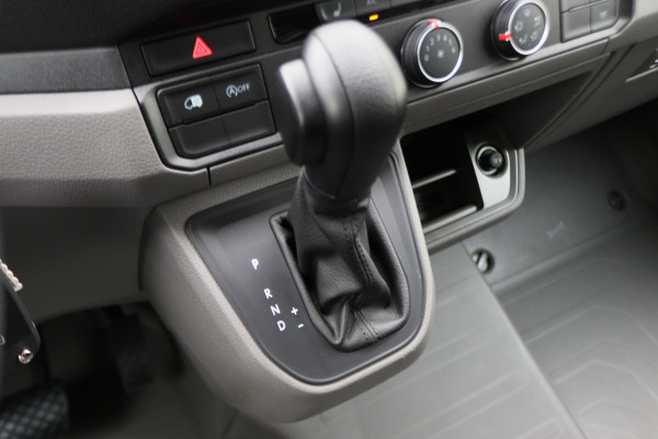 Volkswagen Crafter 35 2.0 TDI DSG 177 PK L3H2 Airco, LED, Camera, ACC, Apple Carplay, Verwarmde Stoelen, Trekhaak