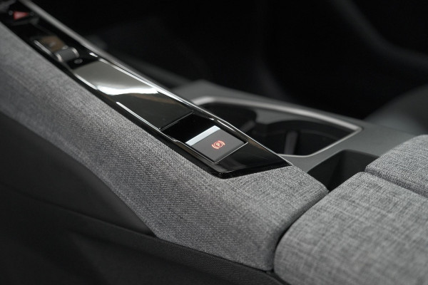 Peugeot 3008 Hybrid 145 e-DCS6 GT | Trekhaak | Adaptieve Cruise Control | Elektronische Kofferklep | Camera