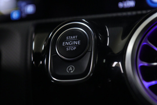 Mercedes-Benz A-Klasse AMG 35 4MATIC PANO/CARPLAY/MEMORYST/SFEER/VOL