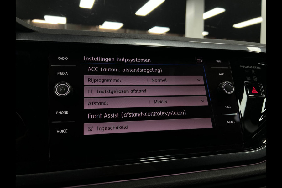 Volkswagen Polo 1.0 TSI R-LINE | LED| Beats | Camera |Pano