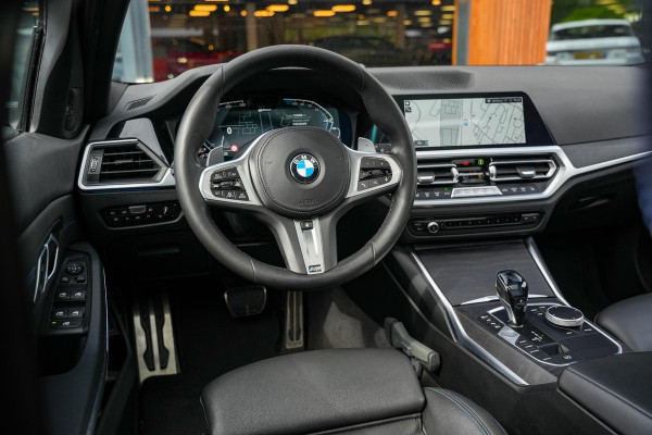 BMW 3 Serie Touring 330e High Executive M Sport Panodak Harman Kardon HUD Leer Alcantara
