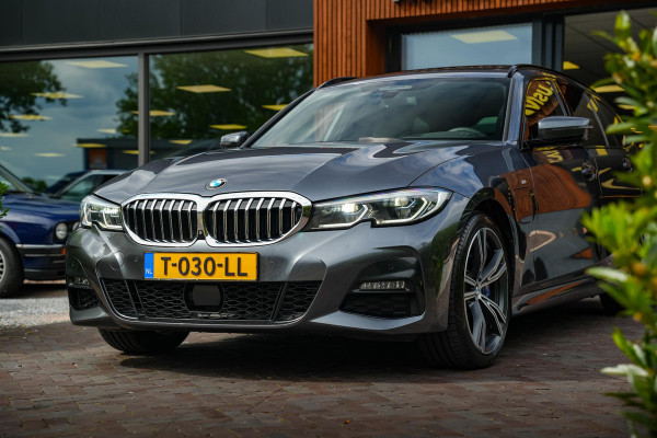 BMW 3 Serie Touring 330e High Executive M Sport Panodak Harman Kardon HUD Leer Alcantara